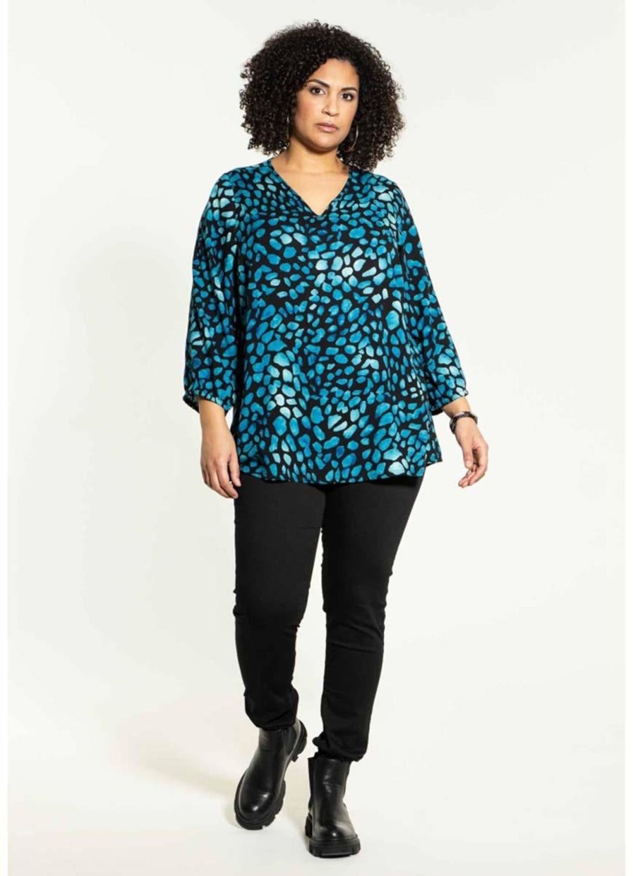 Grote Maten Mode Studio | Studio Blouse Emmy S235814 Black With Blue Dots