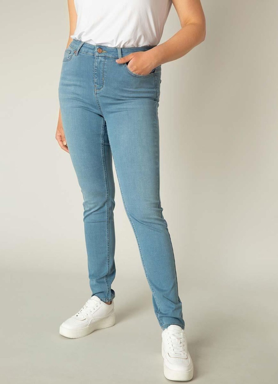 Grote Maten Mode Base Level Curvy | Base Level Curvy Jeans Joya 007 Light Blue